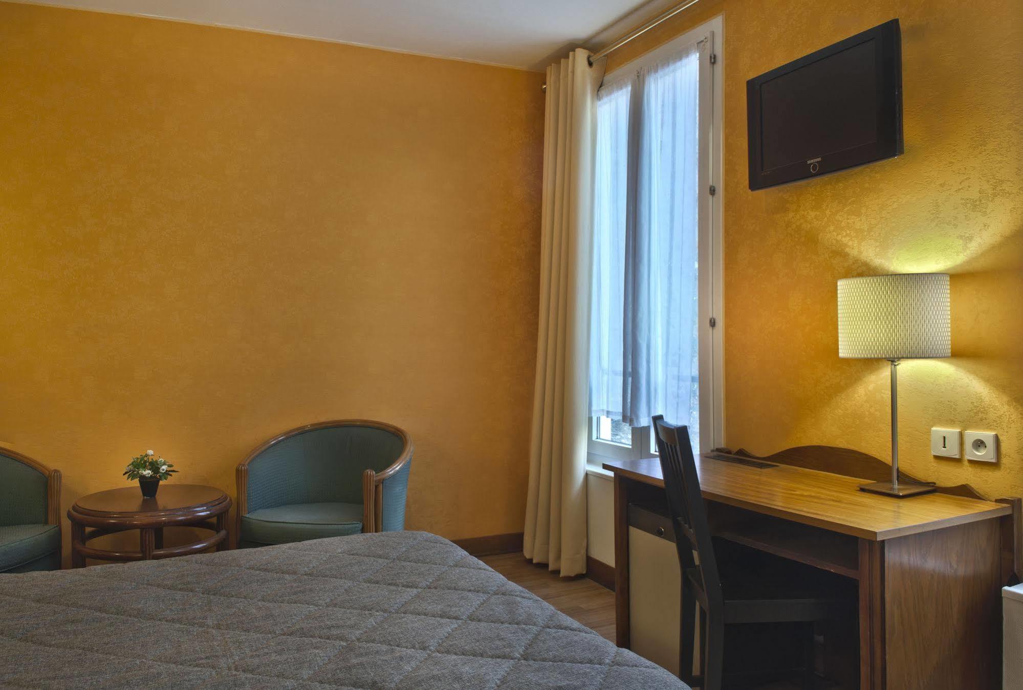 Hotel Du Commerce Paris Exterior photo