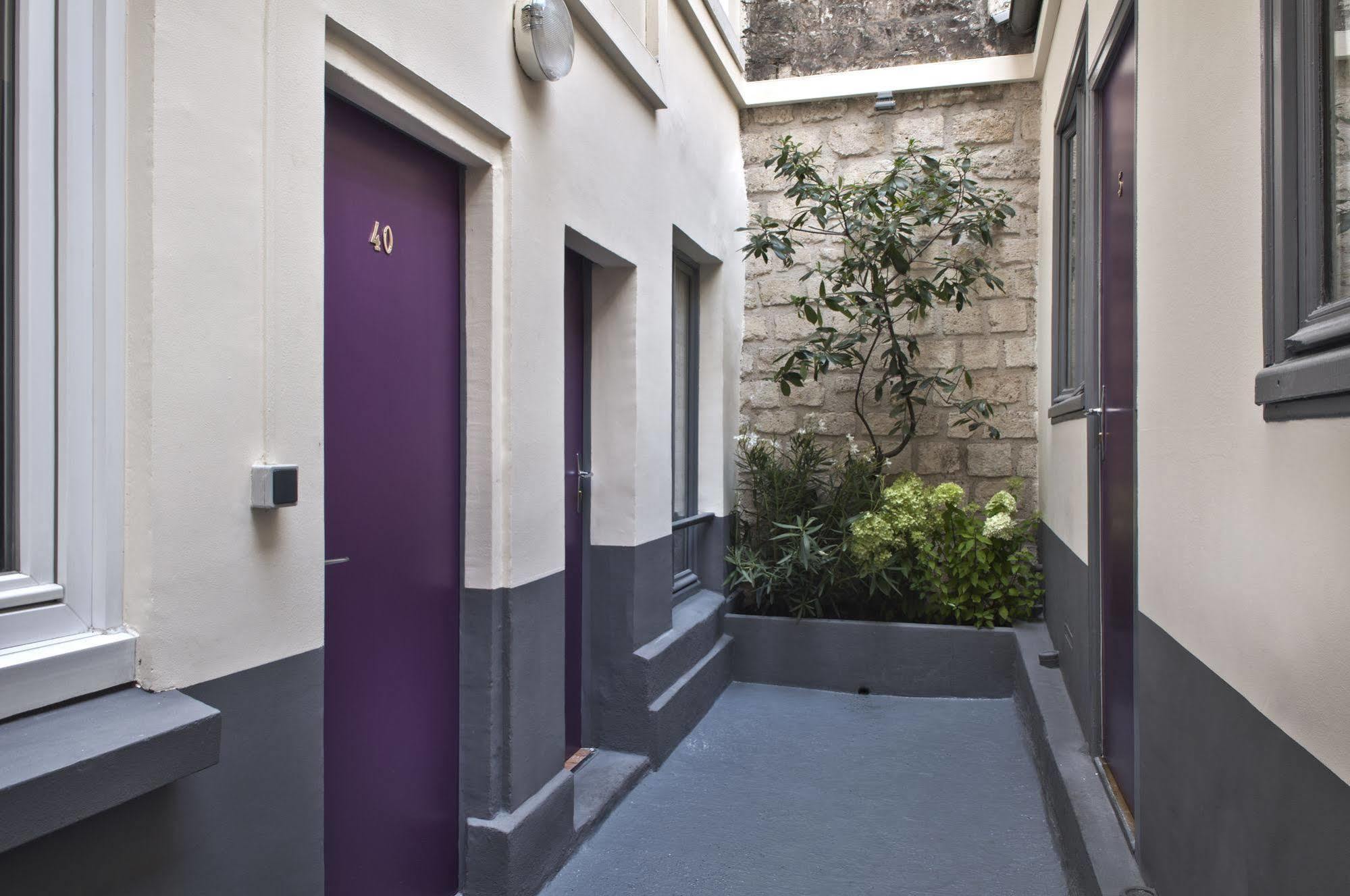Hotel Du Commerce Paris Exterior photo